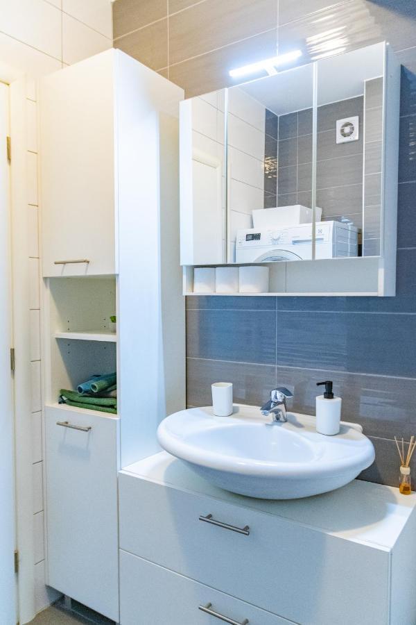 Flexible Selfcheckins 23 - Zagreb - Garage - Electric Vehicle Ccharger - Loggia - New - Luxury Apartment ภายนอก รูปภาพ